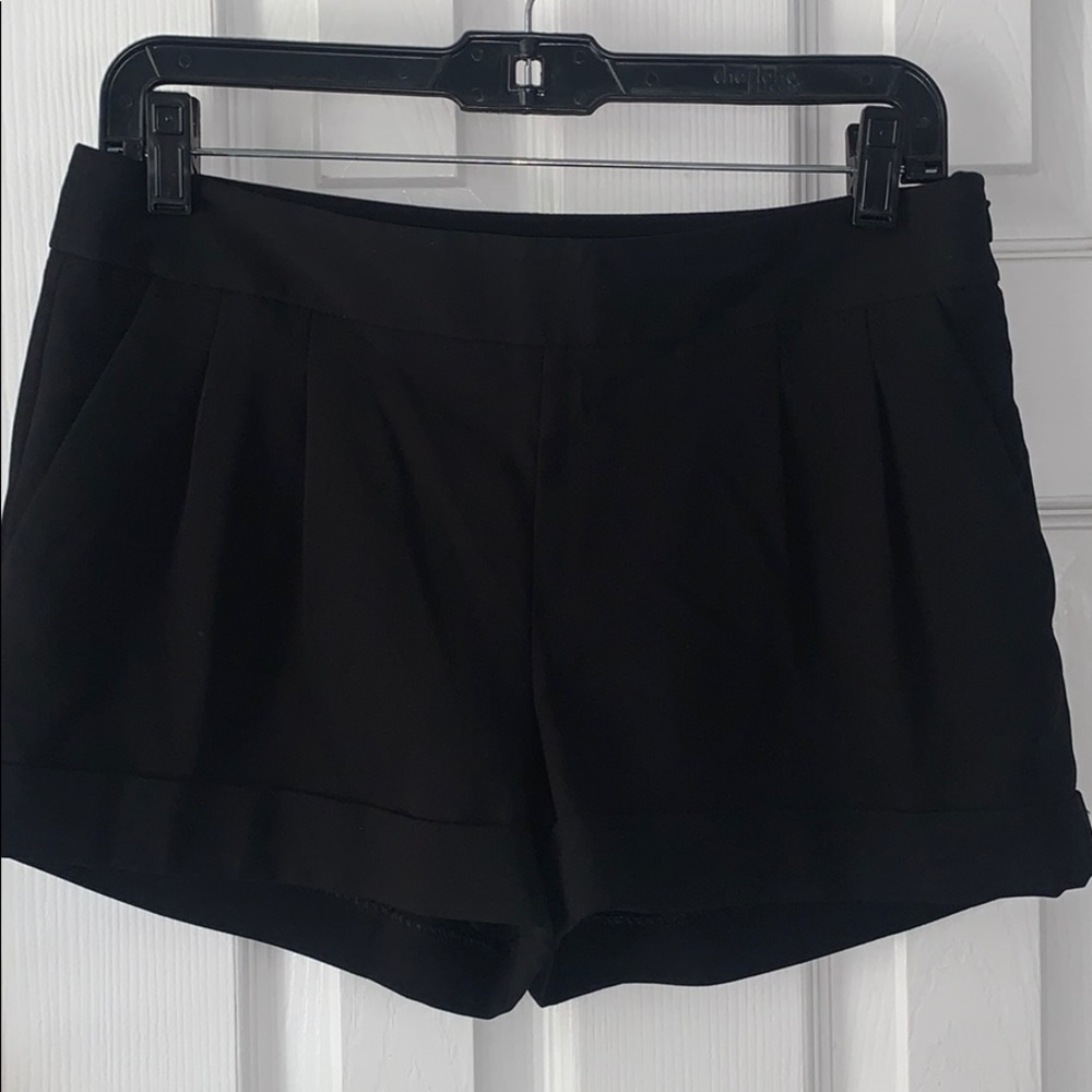 Express Women’s Short-Pants